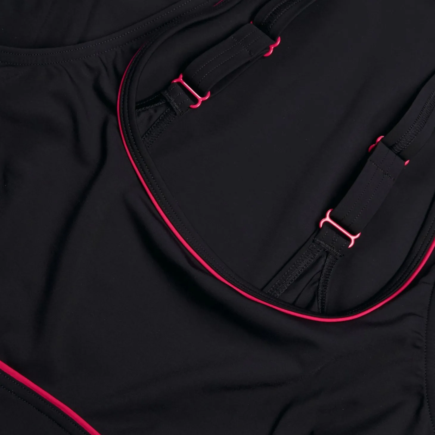 Flash Sale Maillot de bain gainant Femmes ContourEclipse pour Femmes Noir/Magenta brume Femme Maillots Galbant