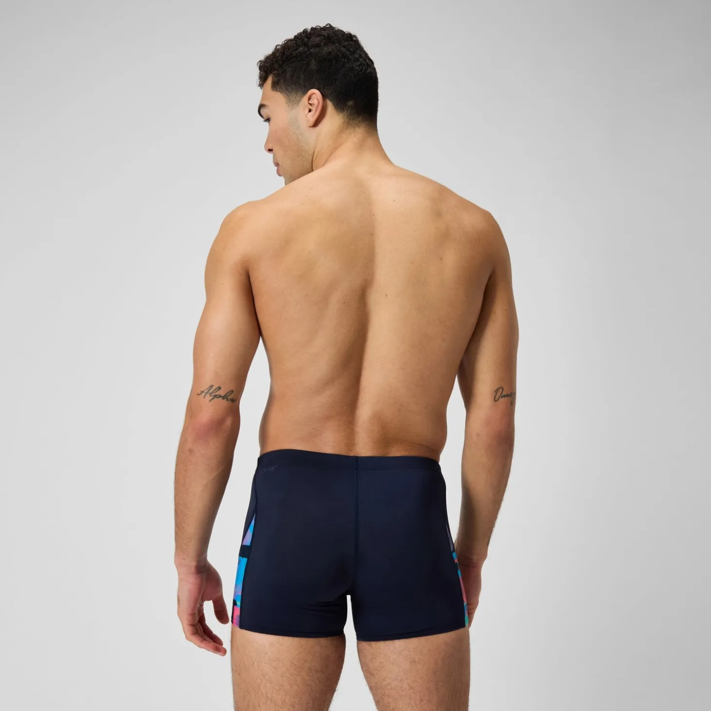 Online Short de bain Hommes coupe en V Allover Digital pour Hommes Bleu marine profond/Rouge sirène Homme Aquashorts