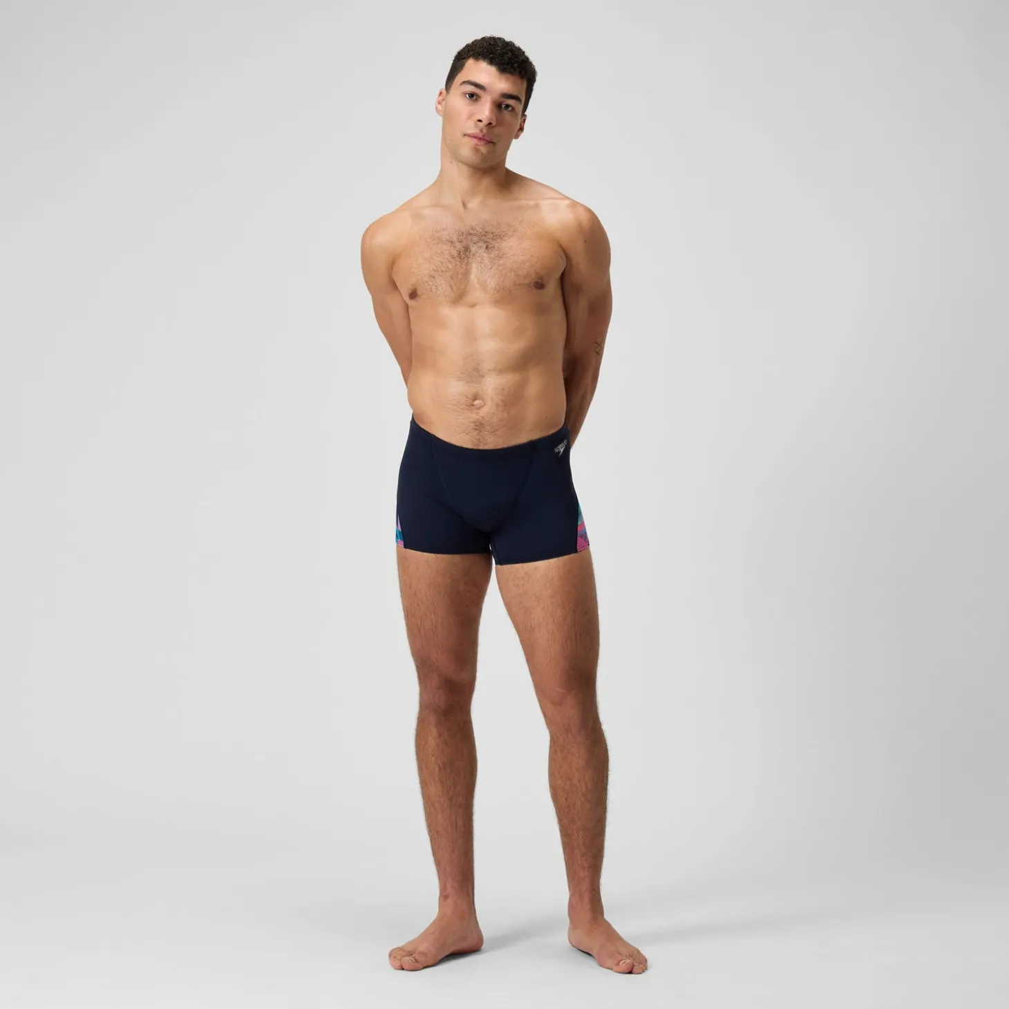 Online Short de bain Hommes coupe en V Allover Digital pour Hommes Bleu marine profond/Rouge sirène Homme Aquashorts