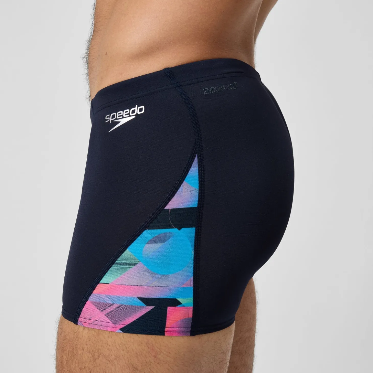 Online Short de bain Hommes coupe en V Allover Digital pour Hommes Bleu marine profond/Rouge sirène Homme Aquashorts