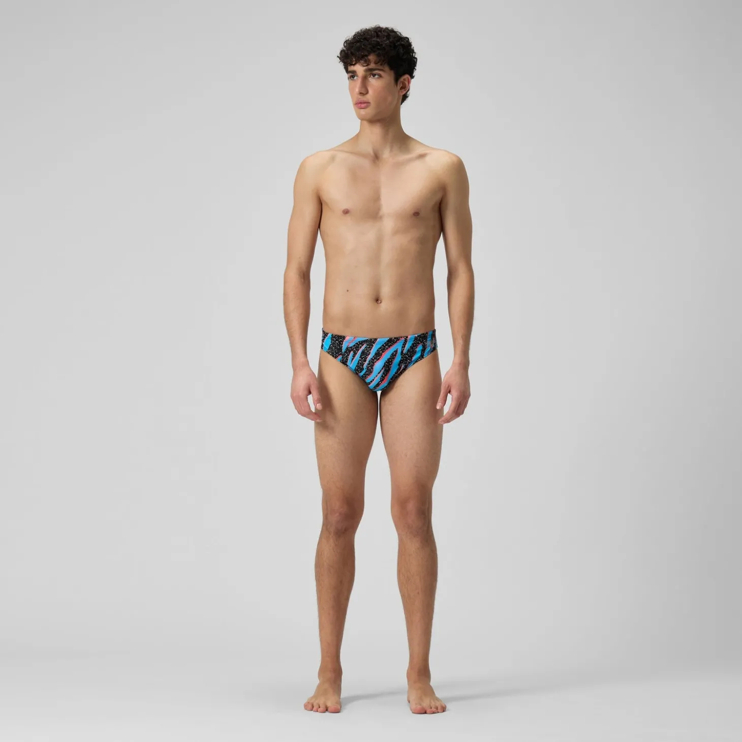 Shop Slip de bain Hommes 5 cm Allover Digital pour Hommes Noir/Bleu picton/Rouge sirène Homme Slips De Bain