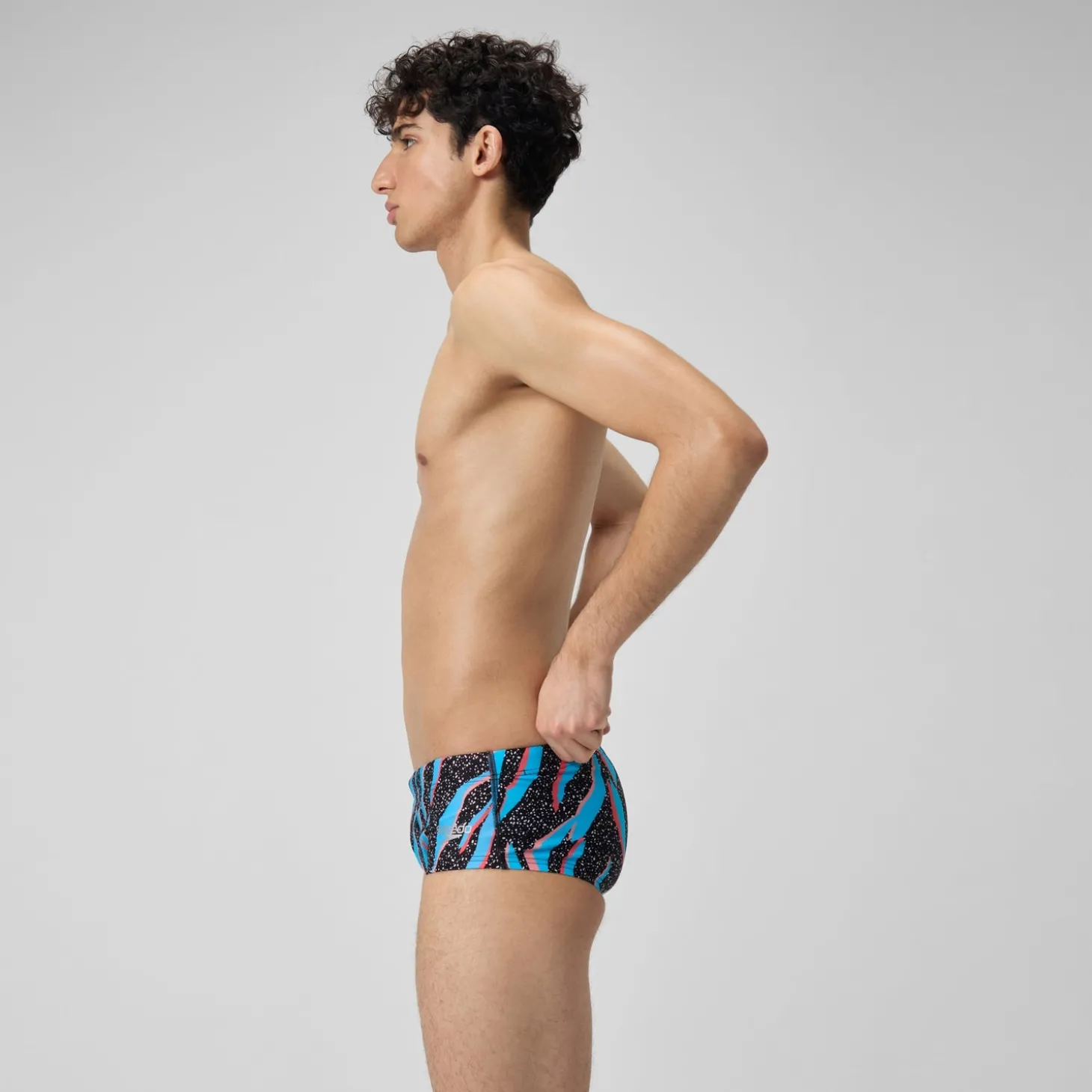 New Slip de bain Hommes pour entraînement en club 13,5 cm Allover Noir/Bleu picton/Rouge sirène Homme Slips De Bain